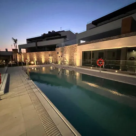 Apartment Luxurious Sea View In
