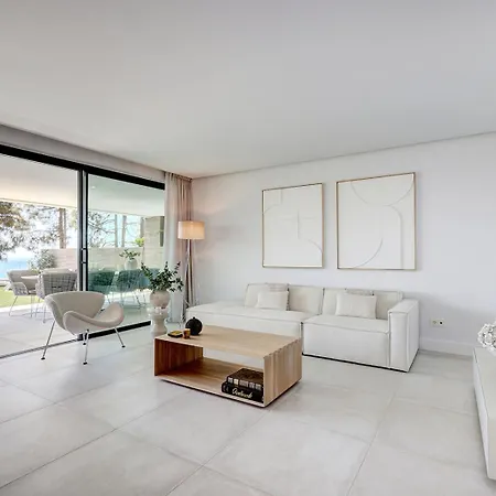 Apartment Luxurious Sea View In *